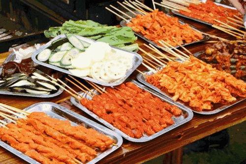 宁夏烧烤摊爆料事件视频,真相与争议交织的街头冲突  第3张